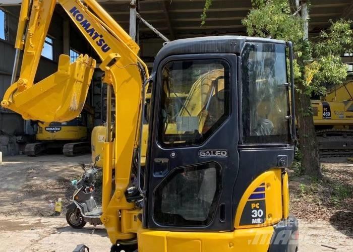 Komatsu PC30 Paletli ekskavatörler