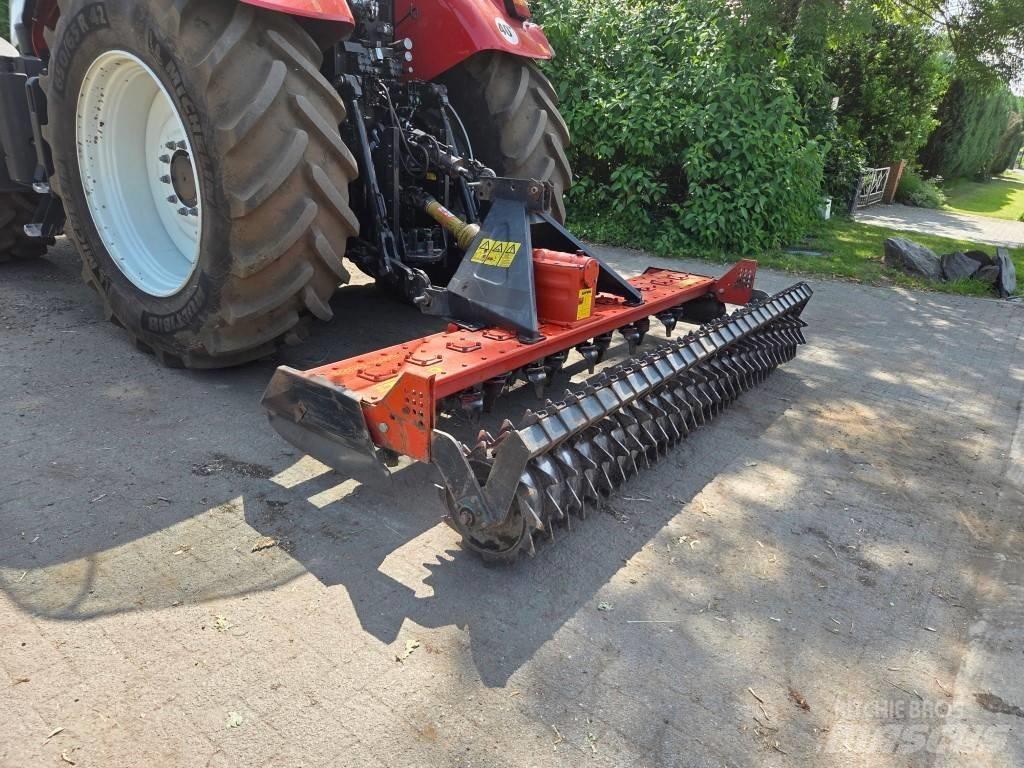  Compact mod. 3000 Üniversal ekim makinasi