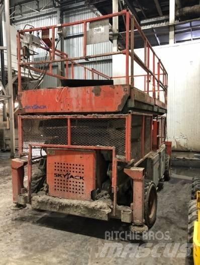 SkyJack SJ 9250 Makasli platformlar
