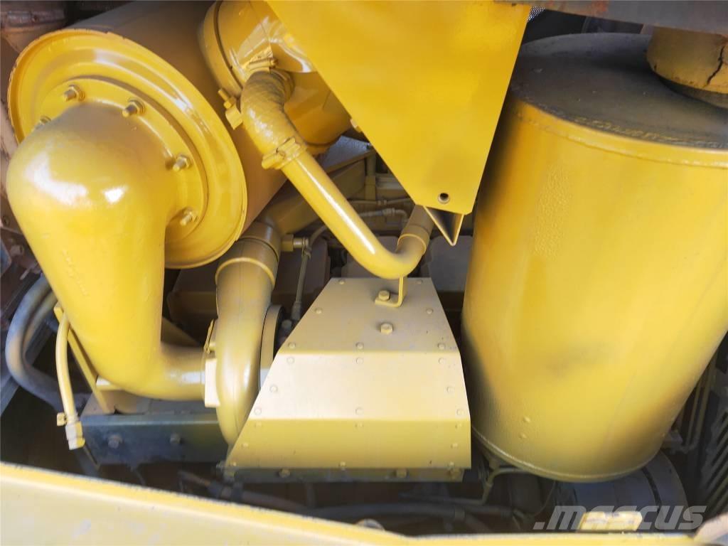 Komatsu D155AX-5 Paletli dozerler