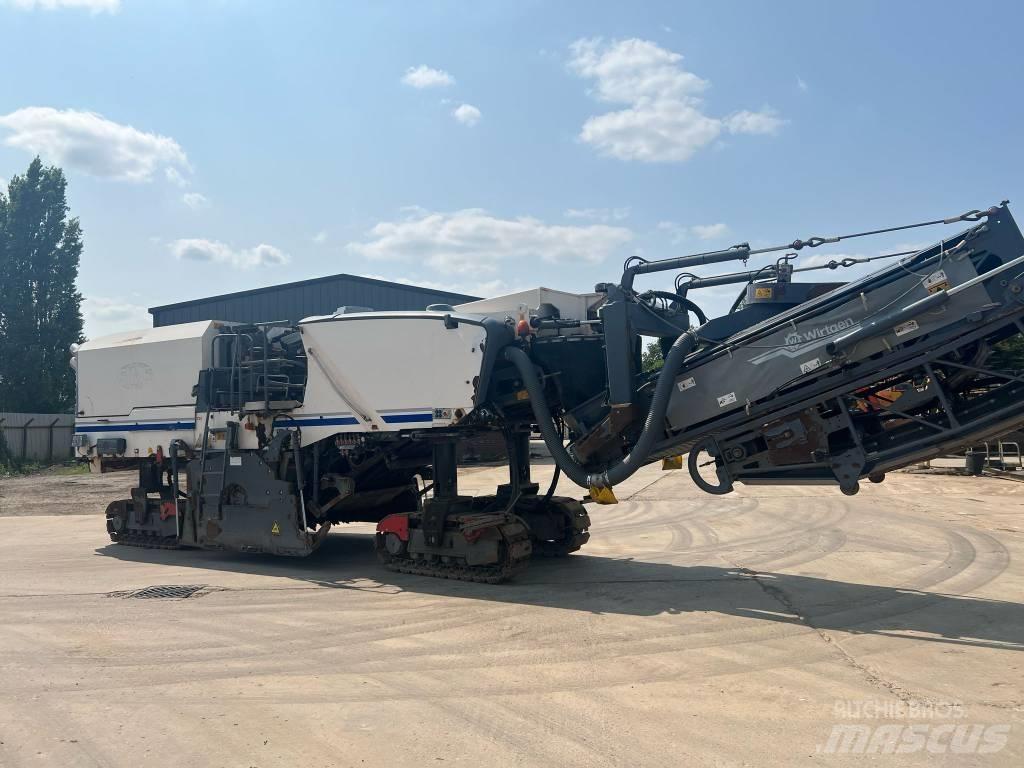 Wirtgen W 220 Asfalt kaziyicilar
