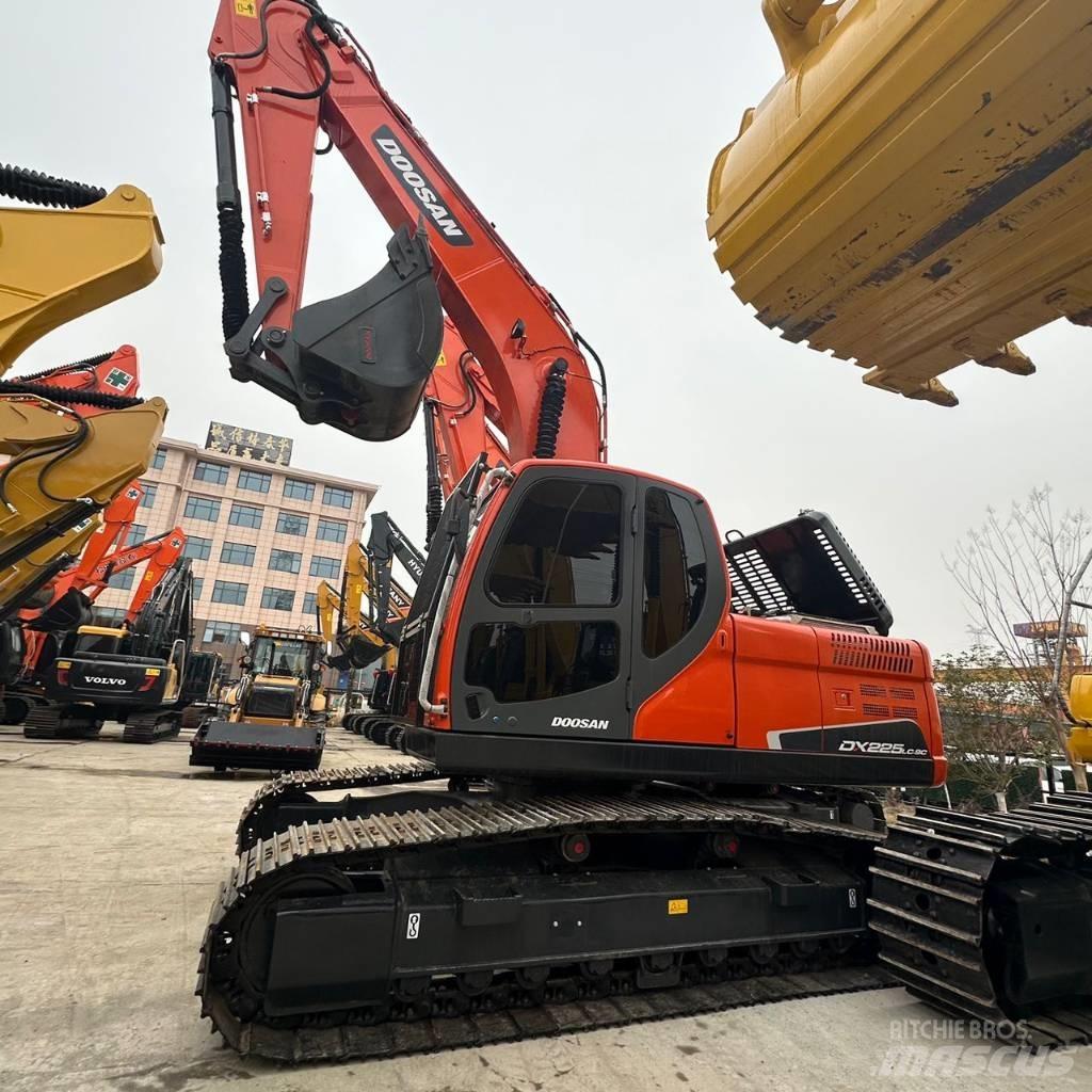 Doosan DX225LC-9C Paletli ekskavatörler