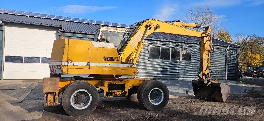 Liebherr A902 Lastik tekerli ekskavatörler