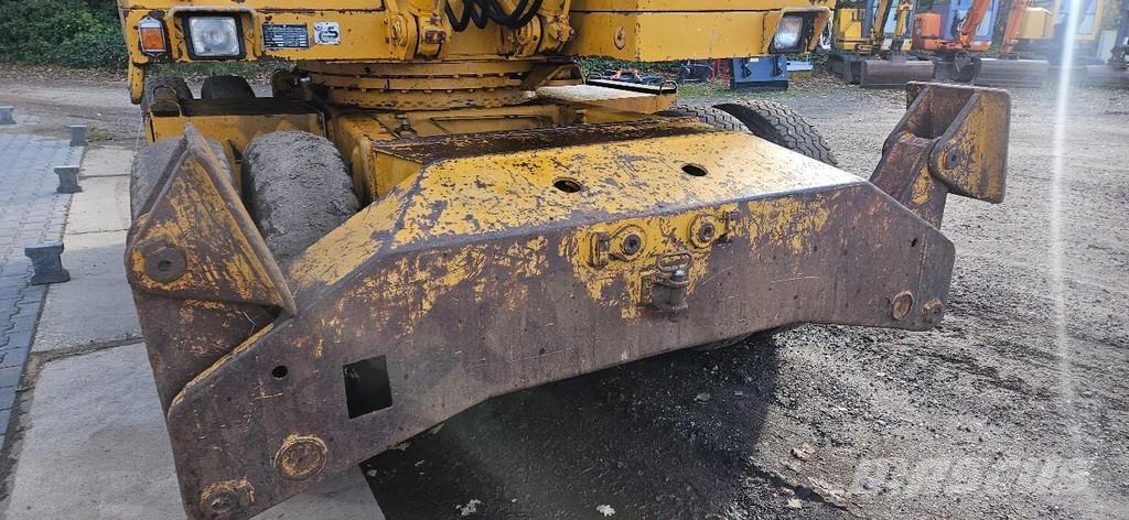 Liebherr A902 Lastik tekerli ekskavatörler