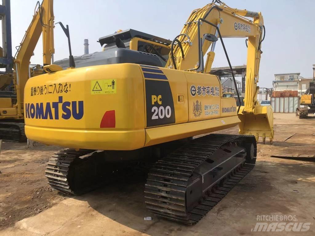 Komatsu PC 220-8 Paletli ekskavatörler