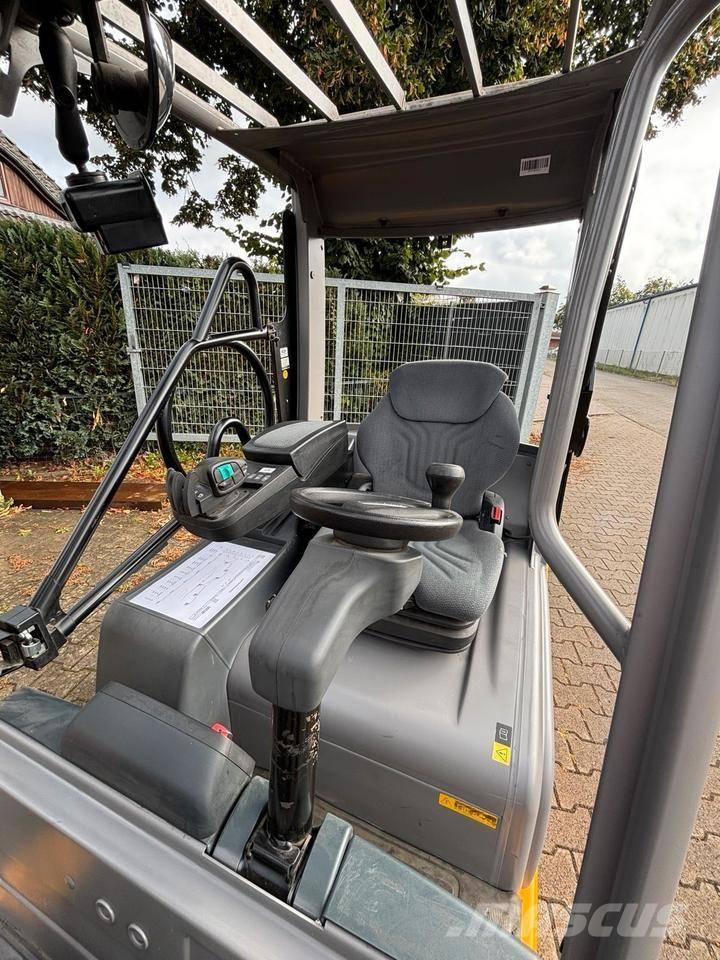 Jungheinrich EFG 216 Elektrikli forkliftler