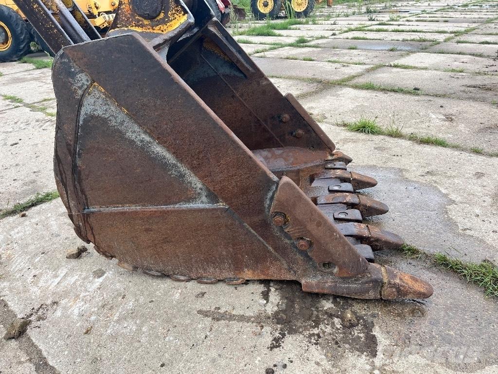 Komatsu PC 300-8 Paletli ekskavatörler