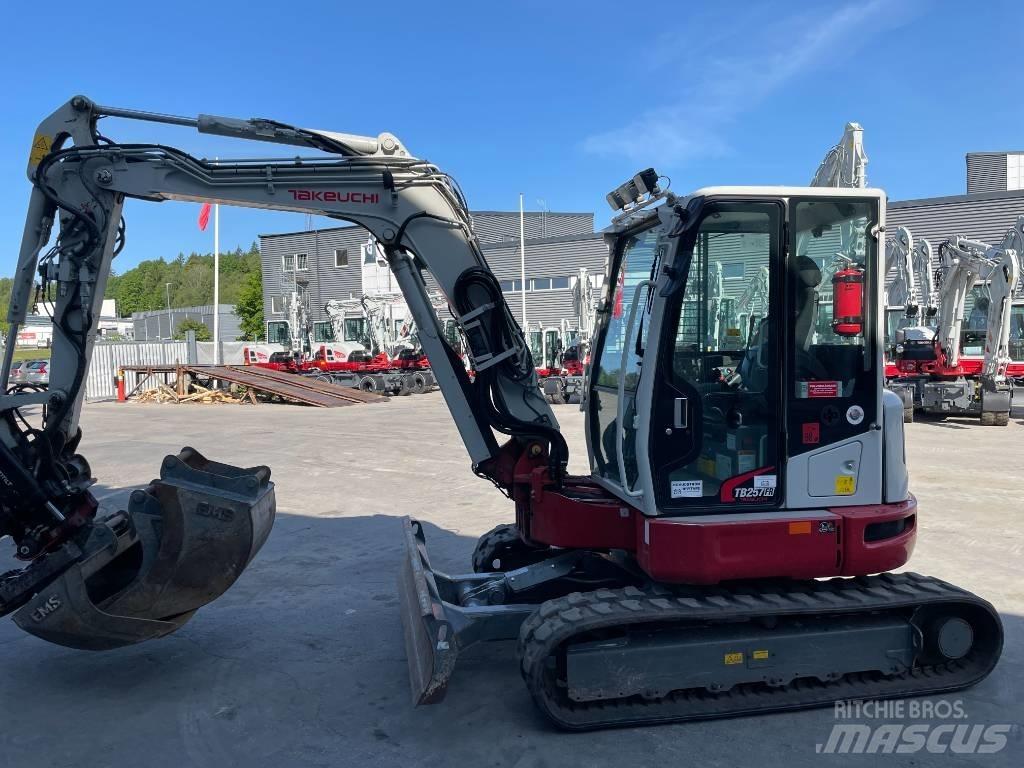 Takeuchi TB 257 FR Mini ekskavatörler, 7 tona dek