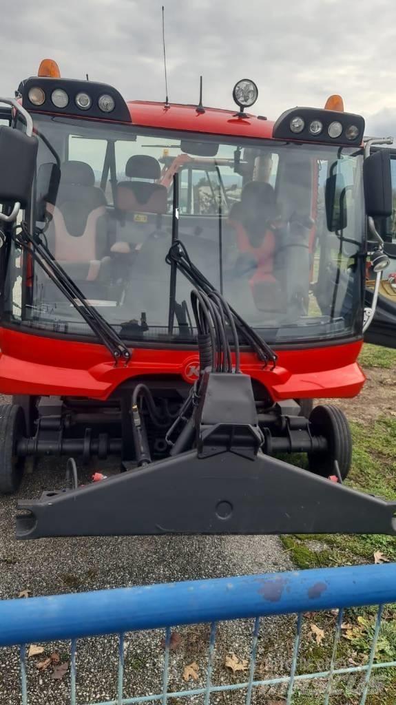  PistenBully  600 Kar düzleyiciler