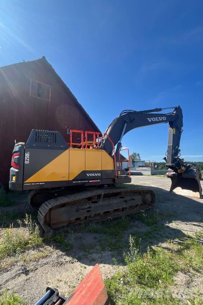 Volvo EC 250 EL Paletli ekskavatörler