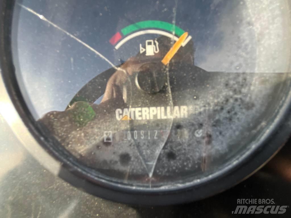 CAT CB 224E Çift tamburlu silindirler