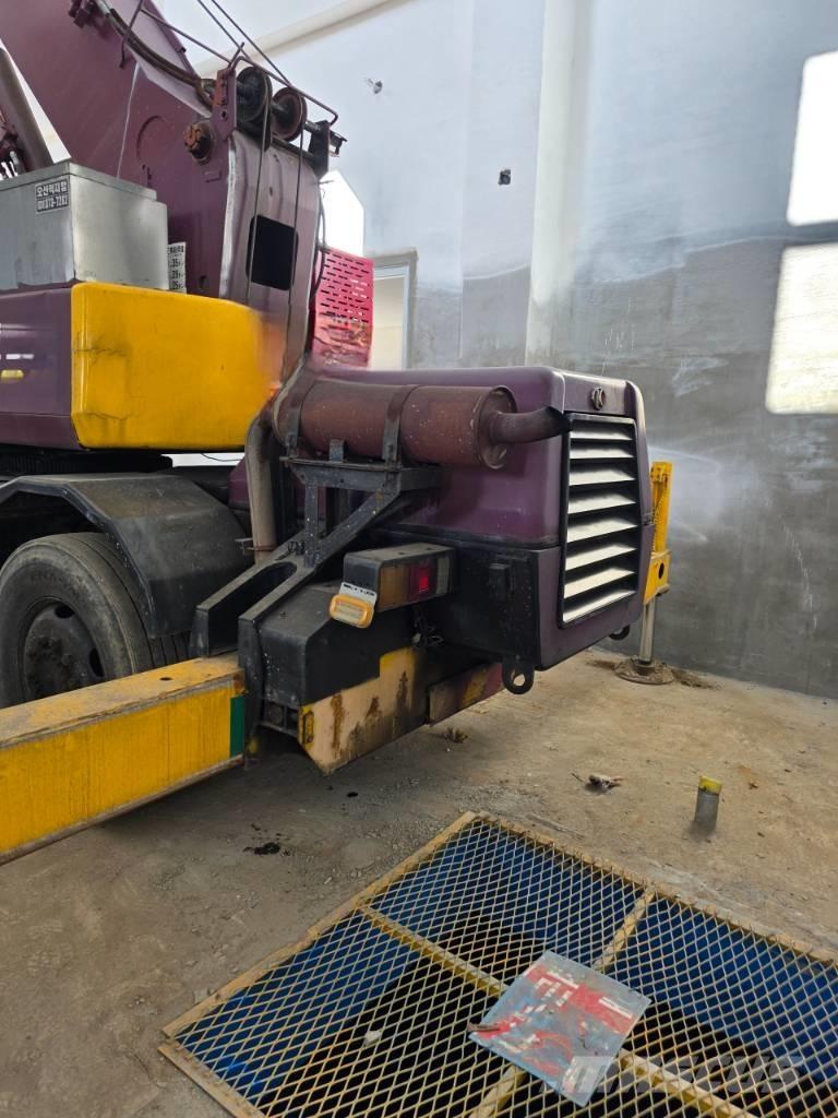 Kato MR 100 Arazi Tipi Vinçler (RT)