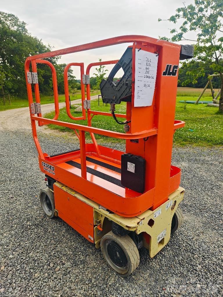 JLG 1230 ES Personel Platformları ve Cephe Asansörleri