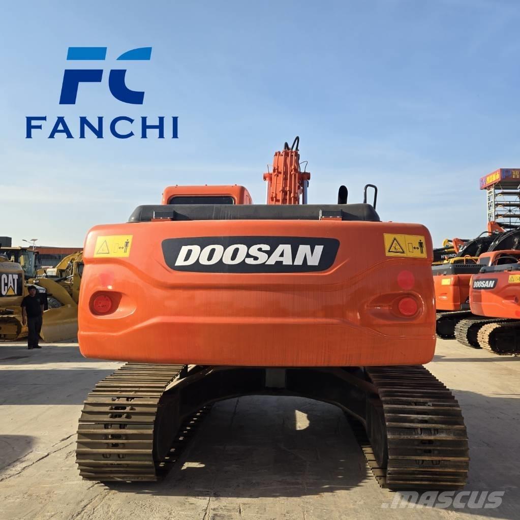 Doosan DX 225 LC Paletli ekskavatörler