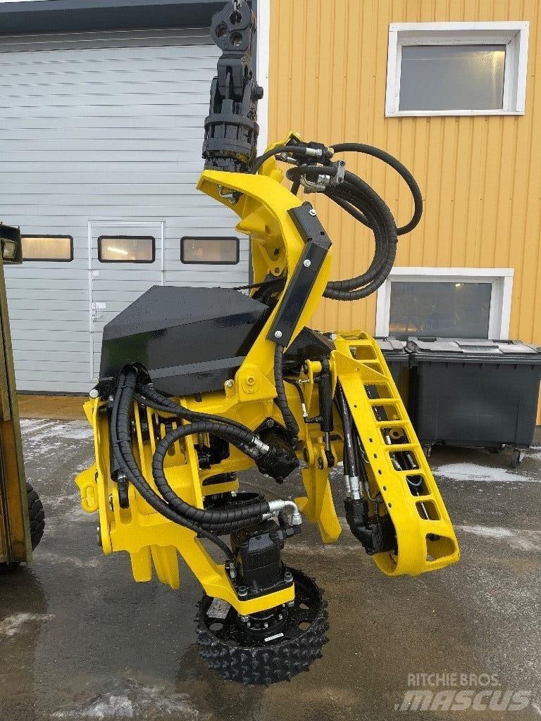 John Deere 758HD Agaç kesme robotlari