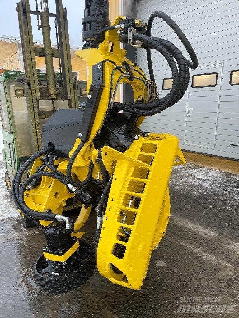 John Deere 758HD Agaç kesme robotlari