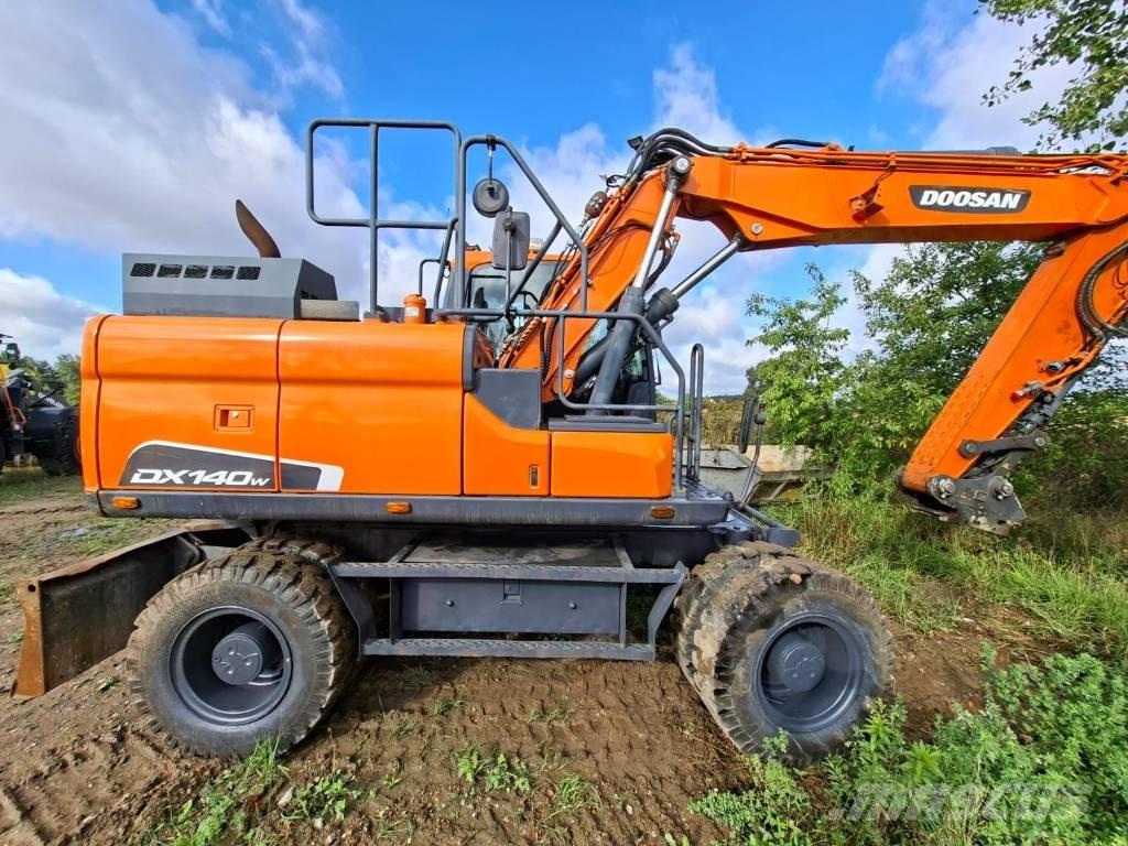 Doosan DX140W-5 Lastik tekerli ekskavatörler