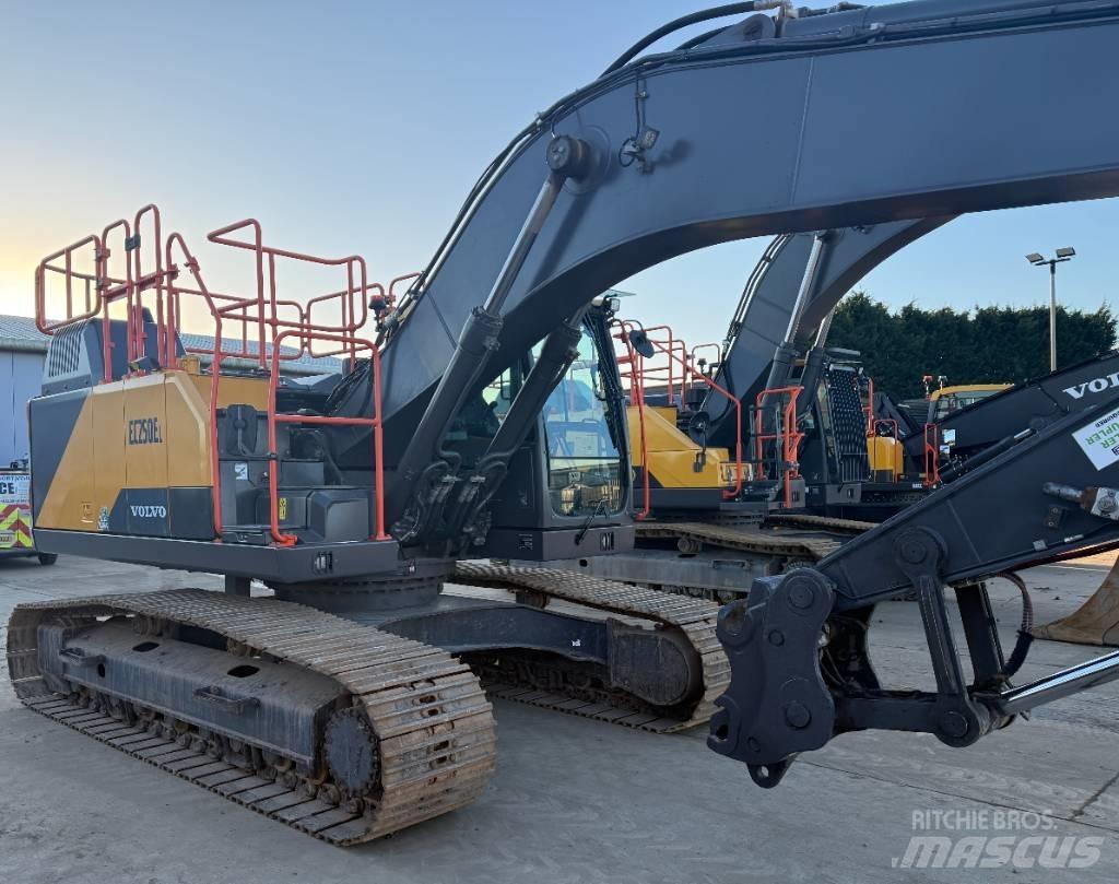 Volvo EC 250 EL Paletli ekskavatörler