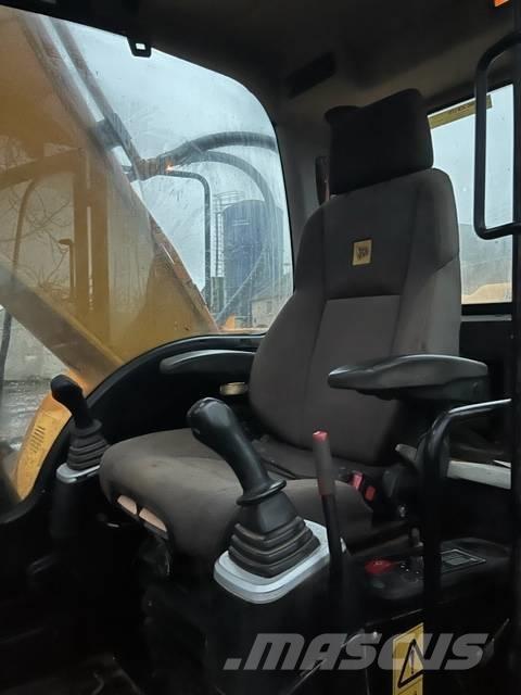 JCB JS 220 LC Paletli ekskavatörler