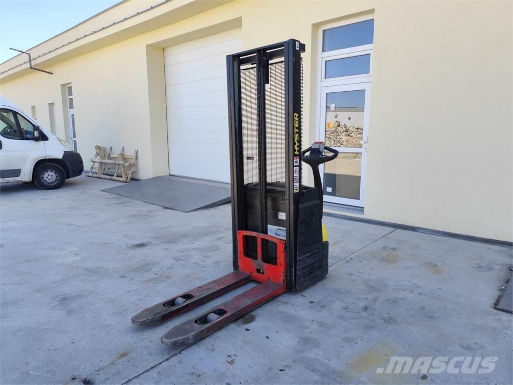 Hyster S1.0E Yaya kumandali istif makinasi