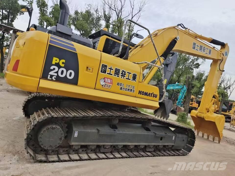 Komatsu PC 200 Paletli ekskavatörler