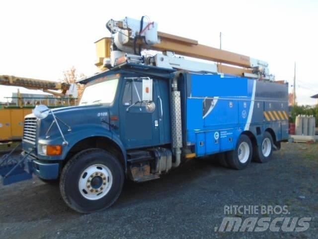 International F 4900 Araç üstü platformlar