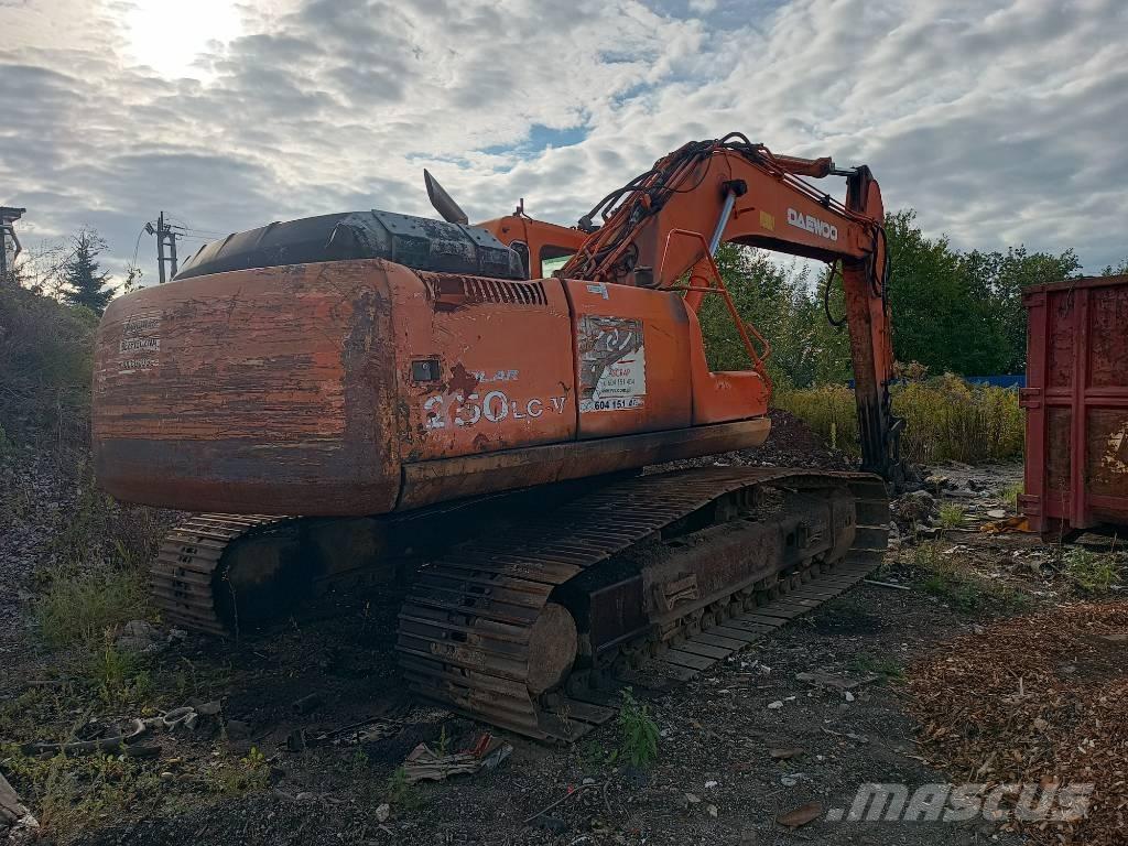 Daewoo S-250 LC-V Paletli ekskavatörler