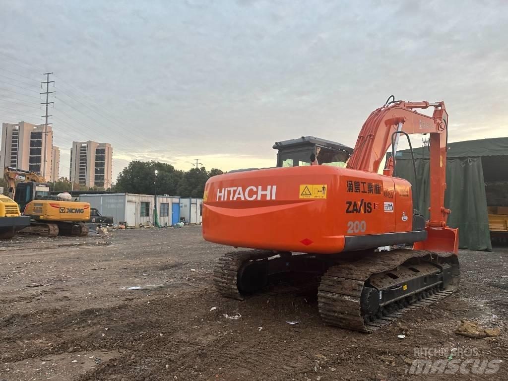 Hitachi ZX 200 Paletli ekskavatörler