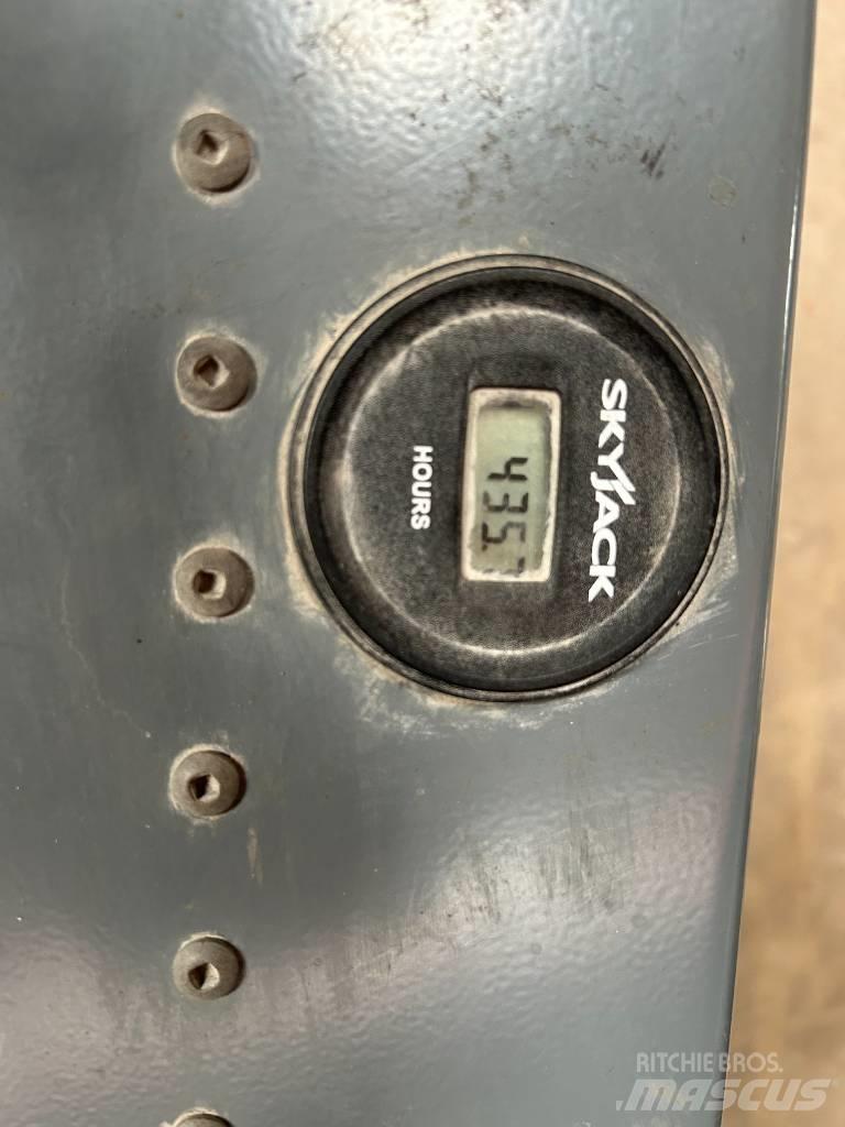 SkyJack SJ III 3219 Makasli platformlar