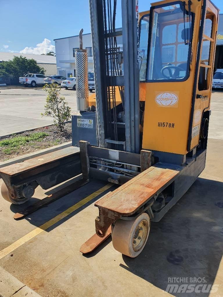 Combilift C3000 Sideloader - dört yönlü forkliftler