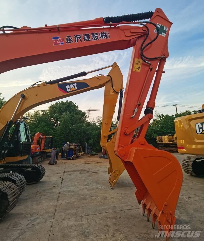Hitachi ZX 200 Paletli ekskavatörler