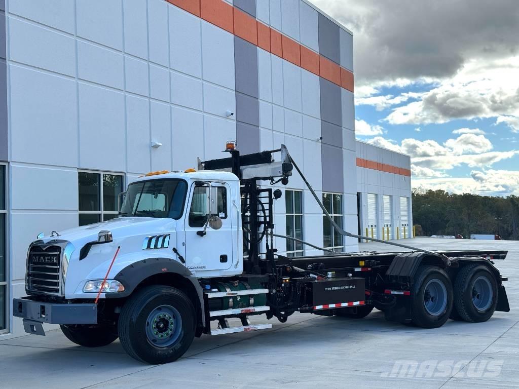 Mack Granite GU 813 Çekiciler