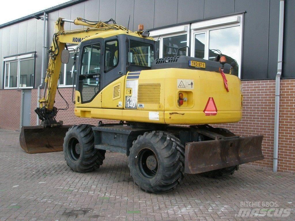 Komatsu PW140-7 Lastik tekerli ekskavatörler