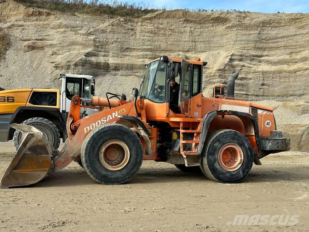 Doosan DL 300 Tekerlekli yükleyiciler
