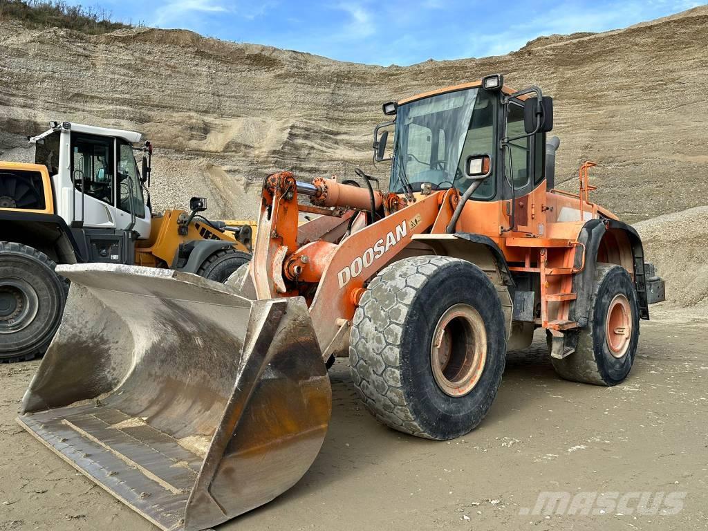 Doosan DL 300 Tekerlekli yükleyiciler