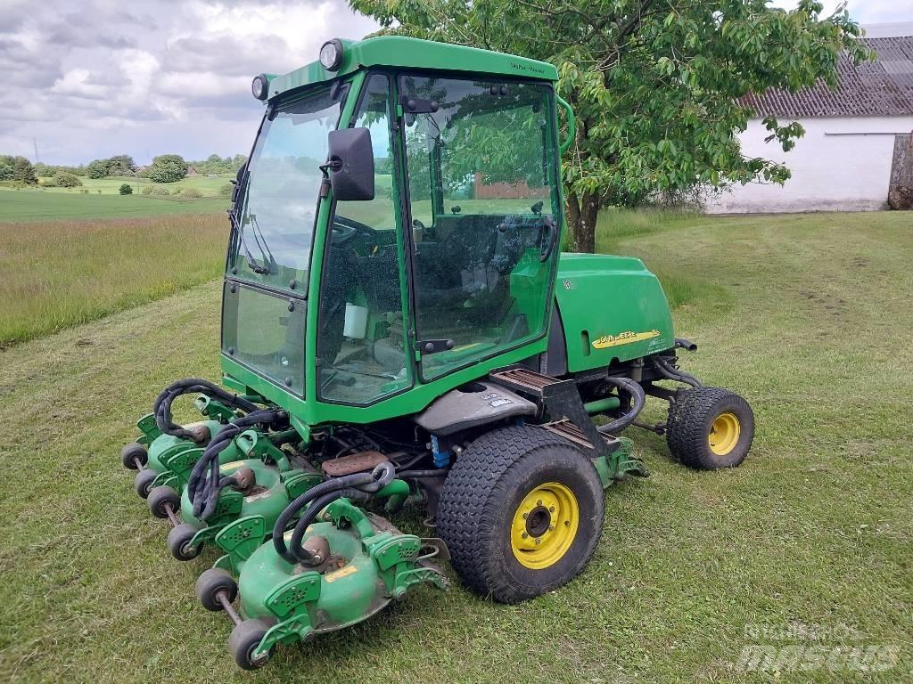 John Deere 3245 C Fairway çim biçme makineleri