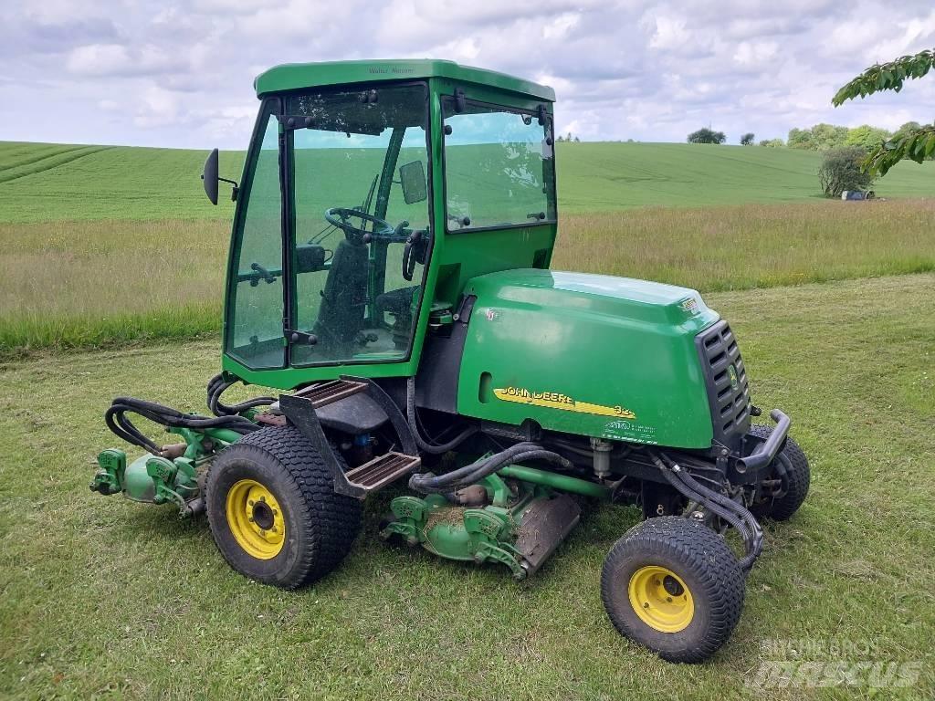 John Deere 3245 C Fairway çim biçme makineleri