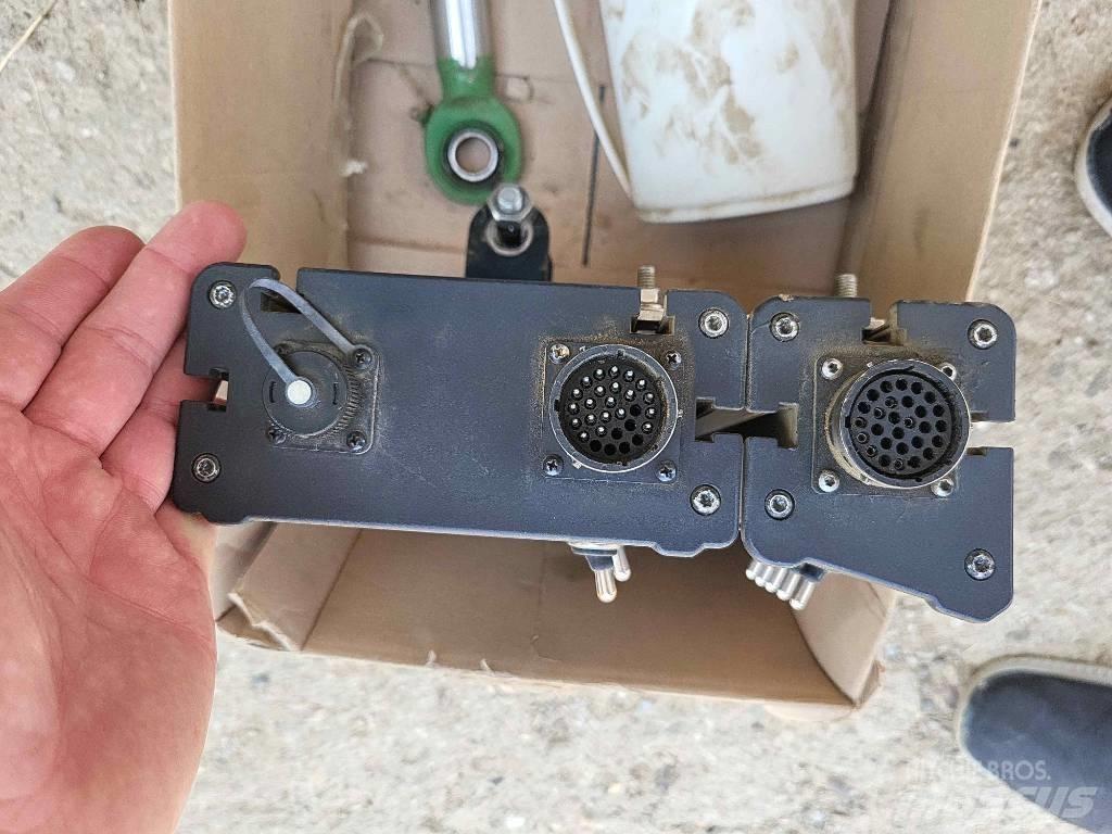 John Deere 732 Çekilir pülverizatörler