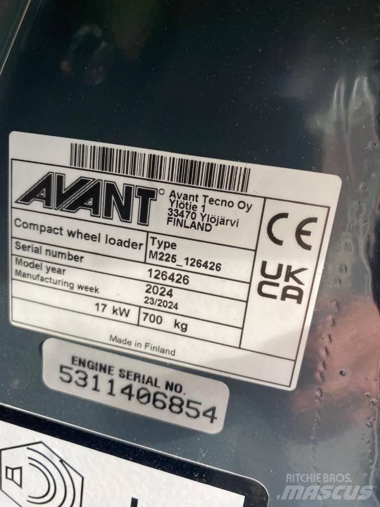 Avant 225 Diger yol bakim makinalari