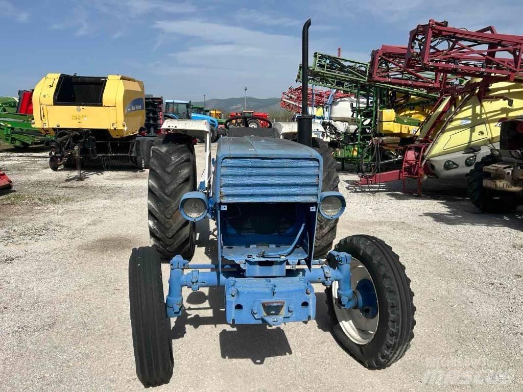 Universal 640 Traktörler