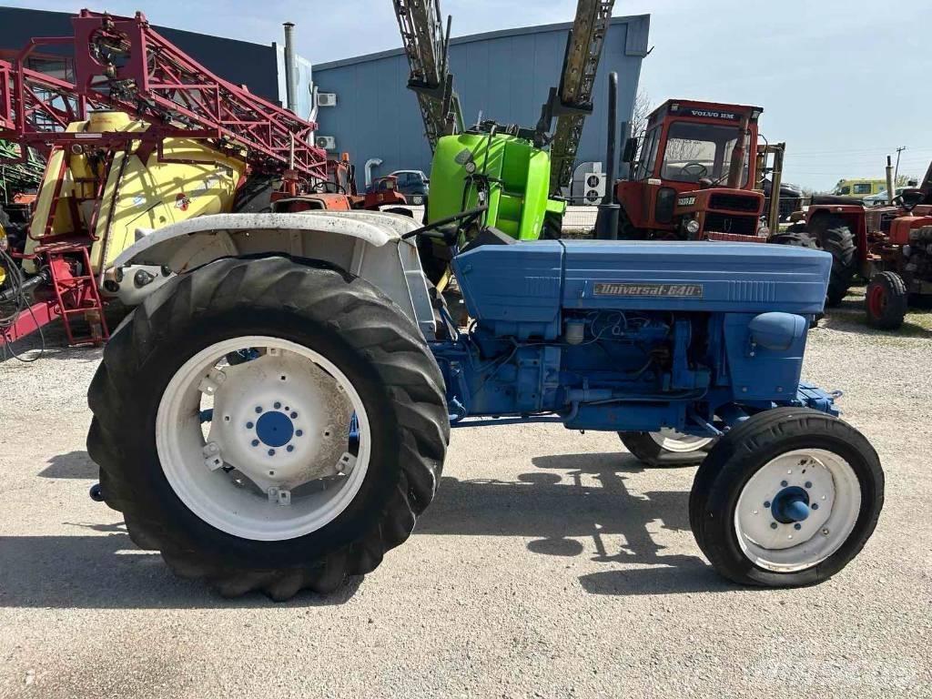 Universal 640 Traktörler