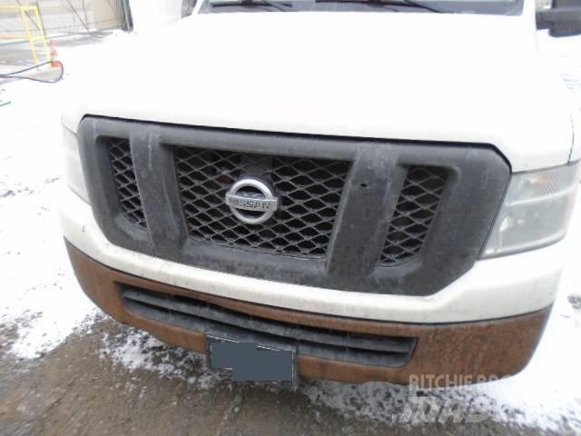 Nissan NV2500HD Kapali kasa kamyonlar