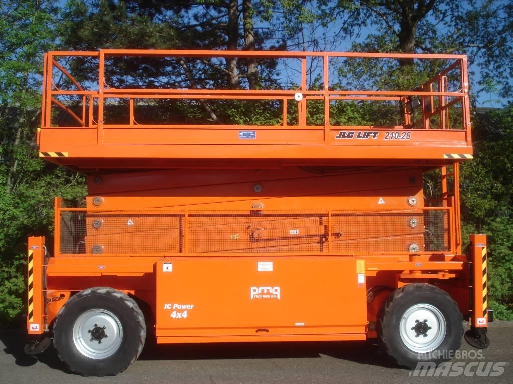JLG 210-25 Makasli platformlar