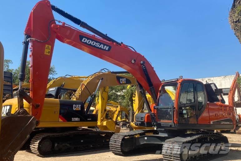 Doosan DX225 Paletli ekskavatörler