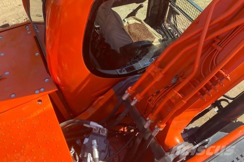 Doosan DX225 Paletli ekskavatörler