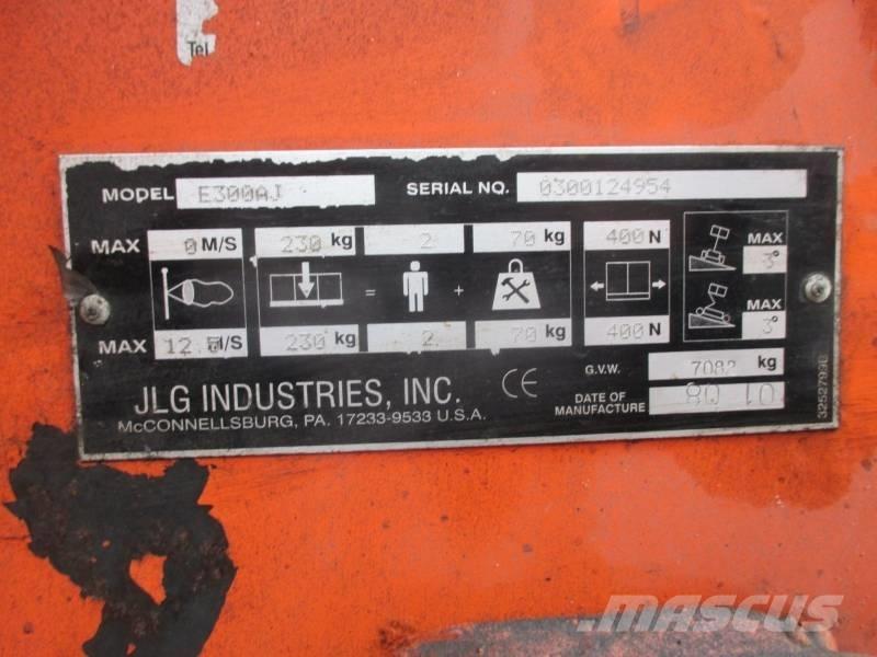 JLG E 300 AJ Körüklü personel platformları