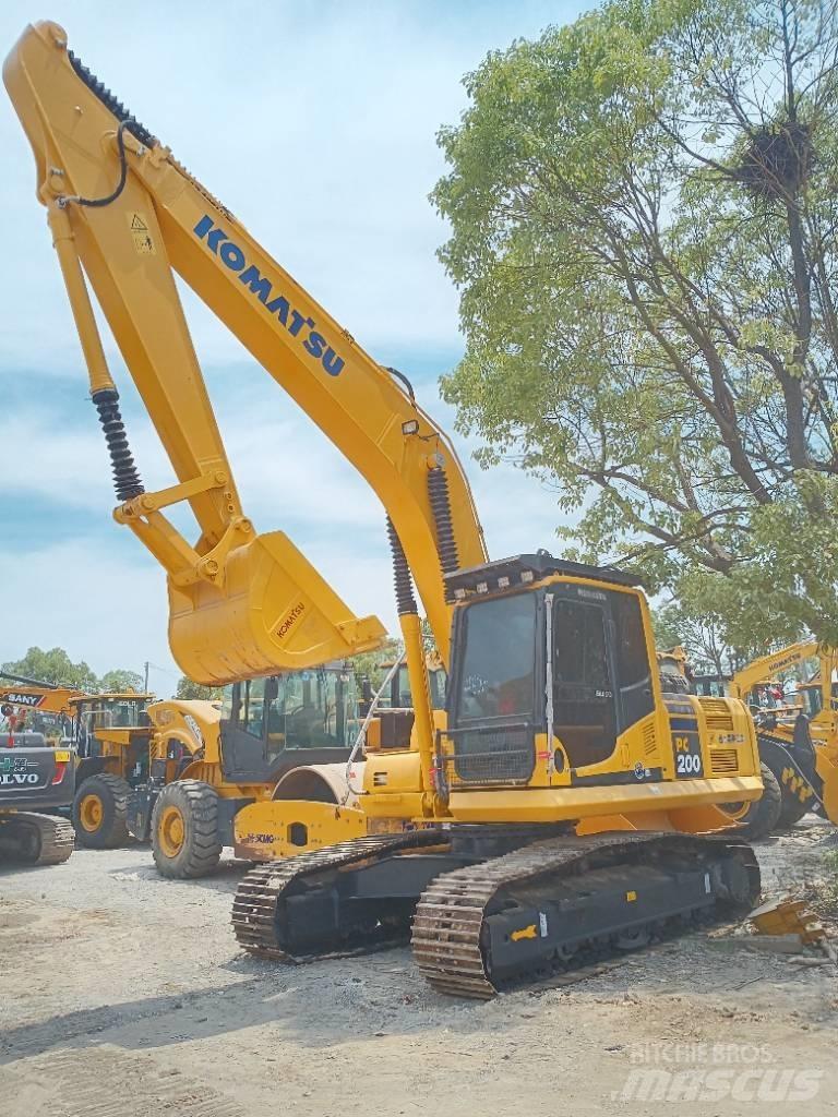 Komatsu PC 200 Paletli ekskavatörler