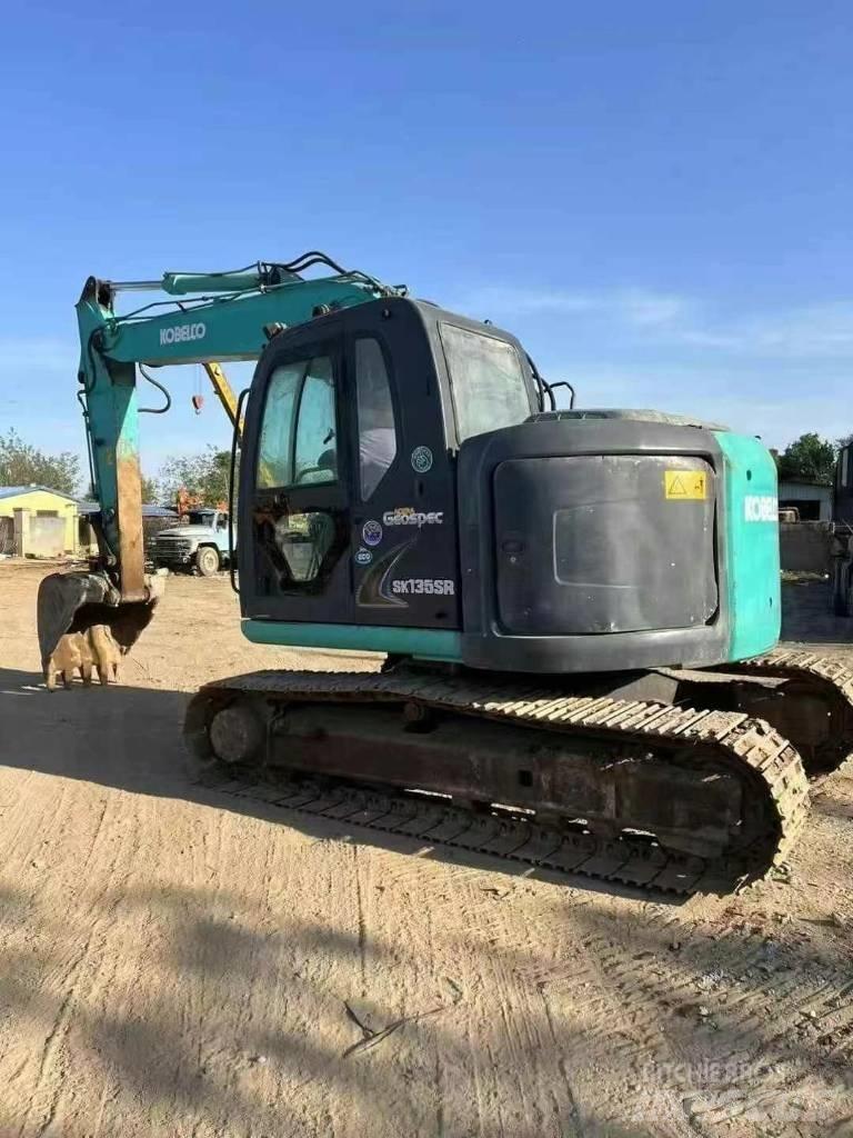 Kobelco SK135 Paletli ekskavatörler