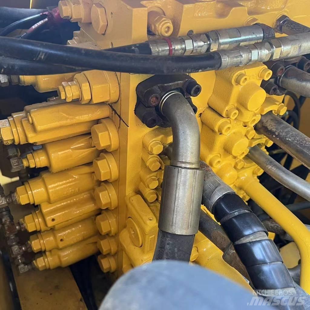 Komatsu PC 240 Paletli ekskavatörler