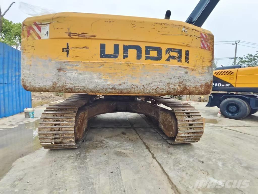 Hyundai R305LC Paletli ekskavatörler